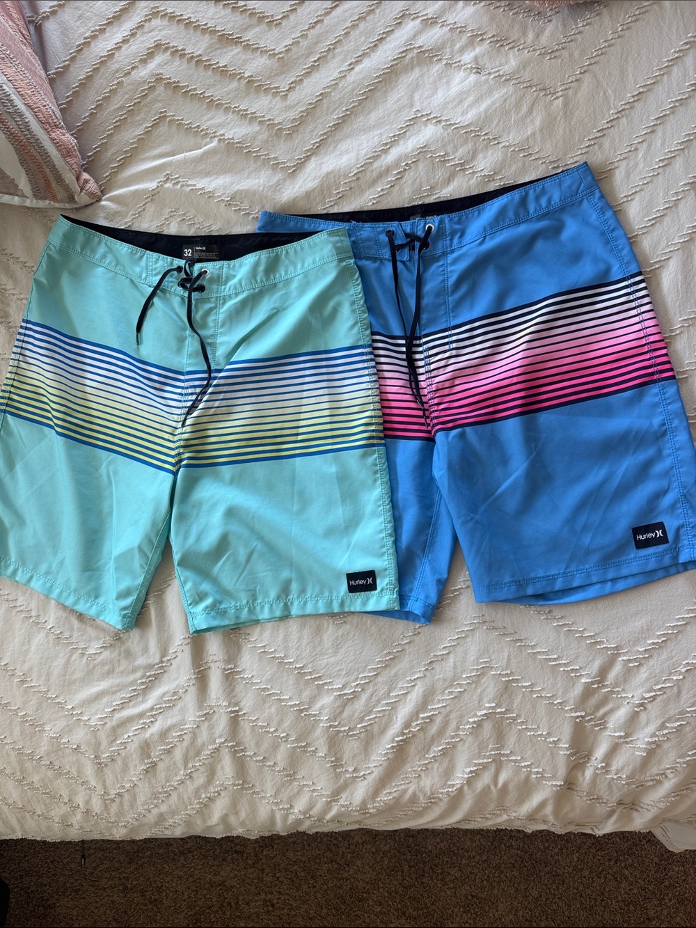 Hurley Men's Aqua and Blue Striped Board Shorts